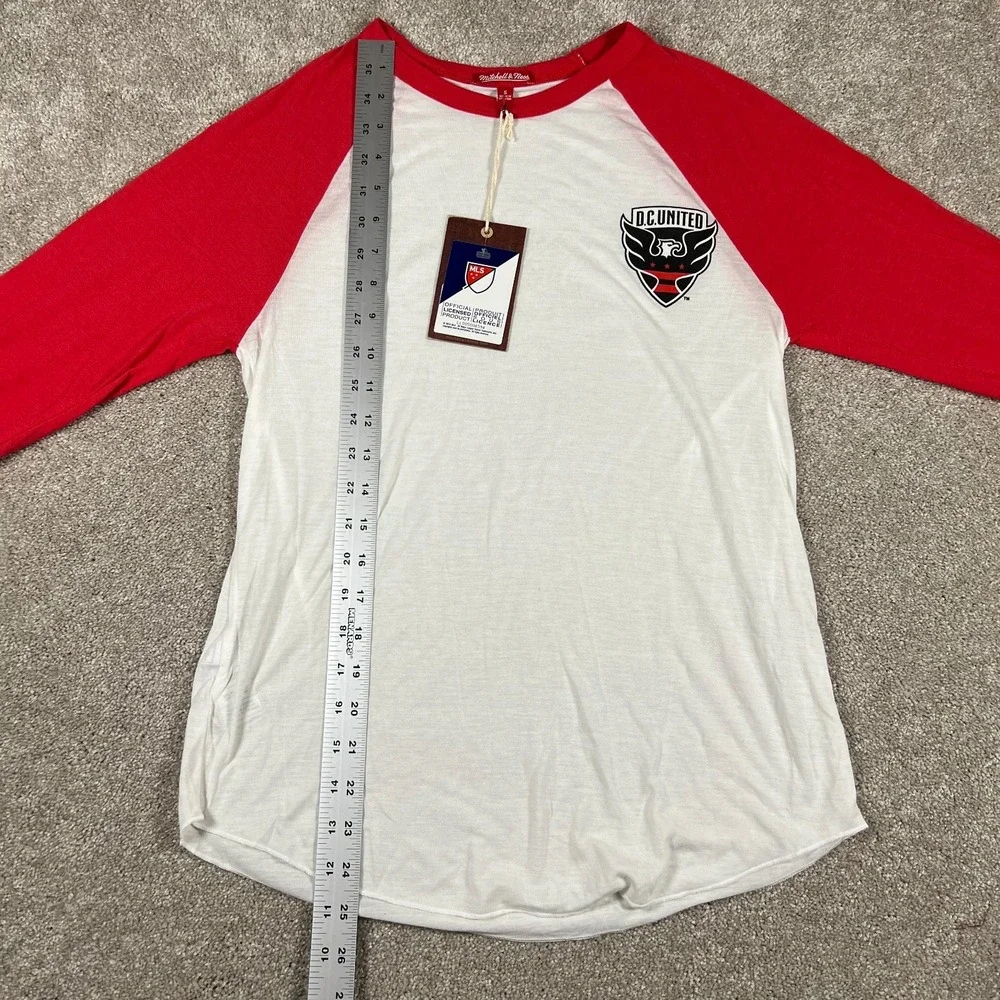 Mitchell & Ness Womens Size S White Red D.C.United MLS Soccer Raglan Shirt‎ NWT